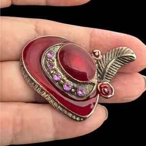 Vintage red  hat brooch red enamel & gold tone